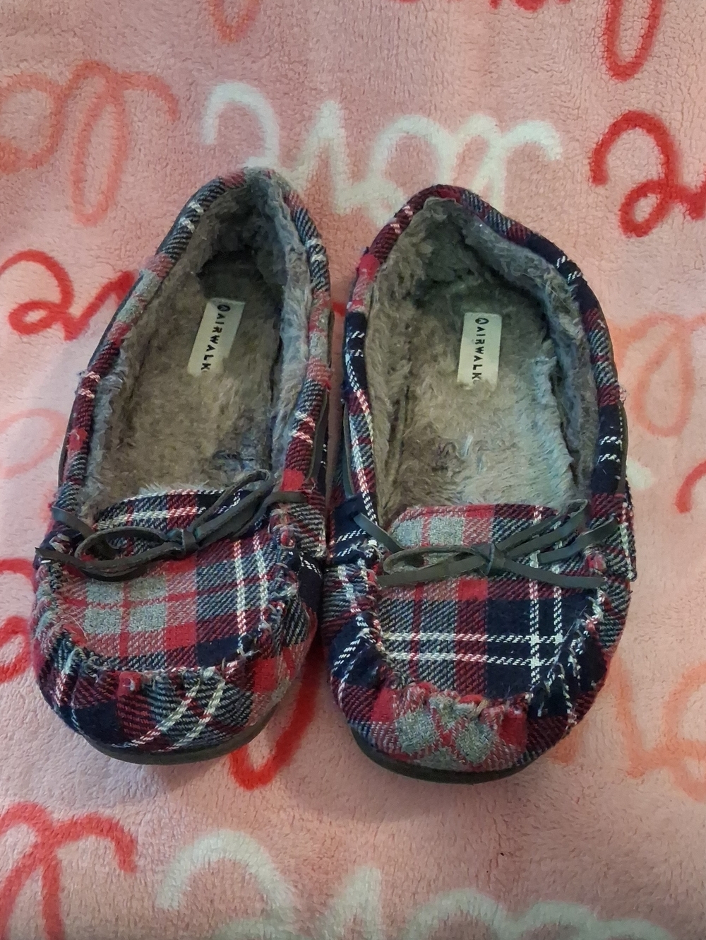 Airwalk Mens Plaid Moccasin Slippers - Red & Navy